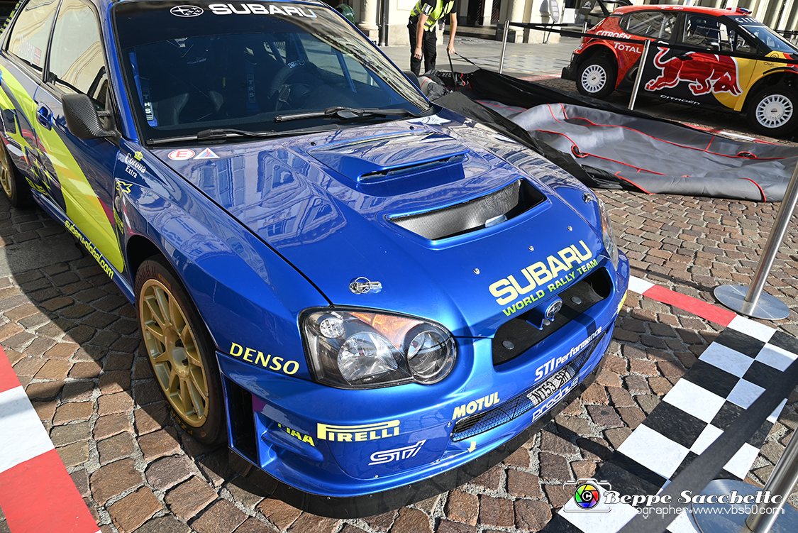 VBS_3937 - Autolook Week - Le auto in Piazza San Carlo.jpg